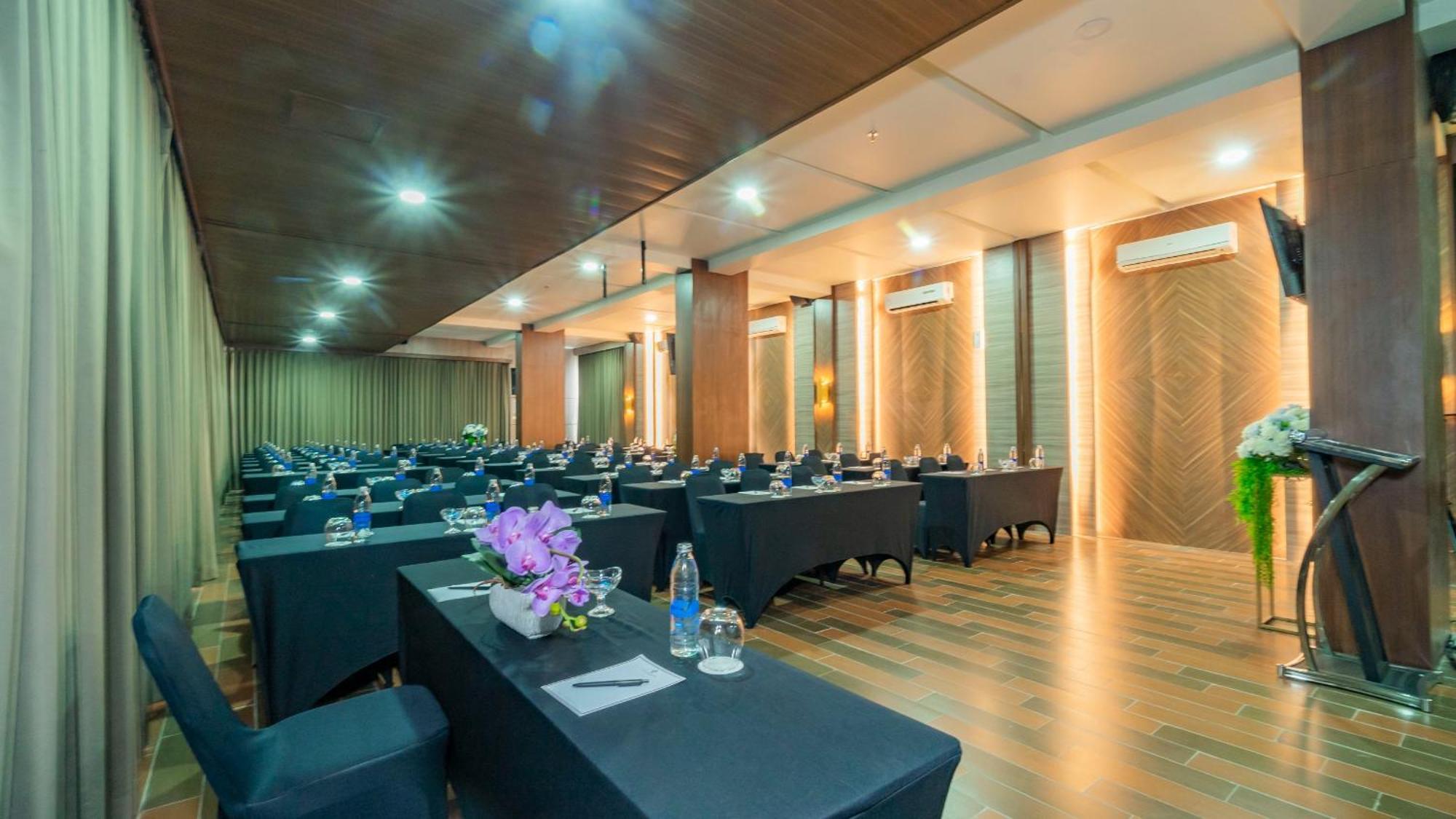 City Of Aventus Hotel - Denpasar Exterior photo