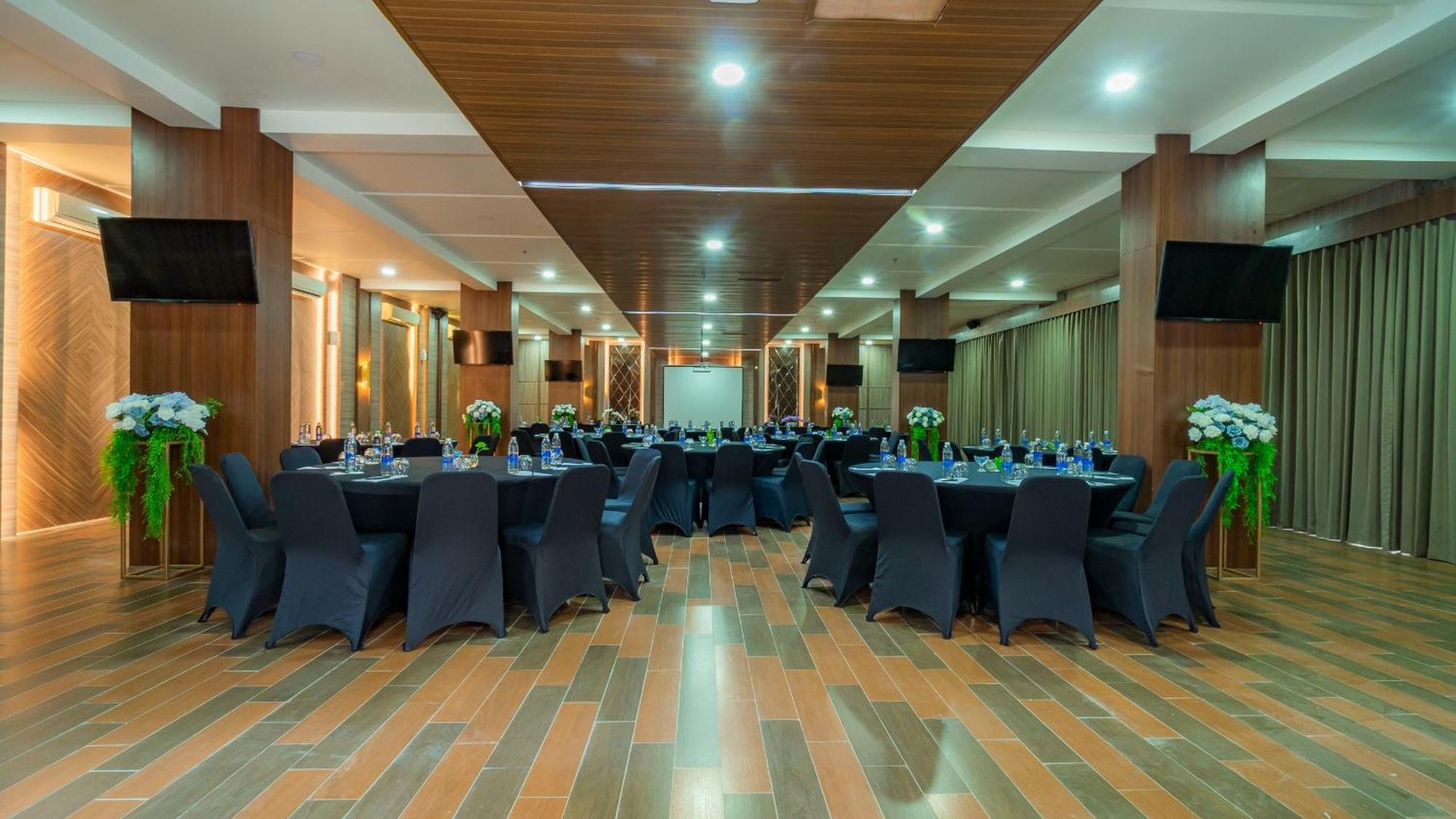 City Of Aventus Hotel - Denpasar Exterior photo
