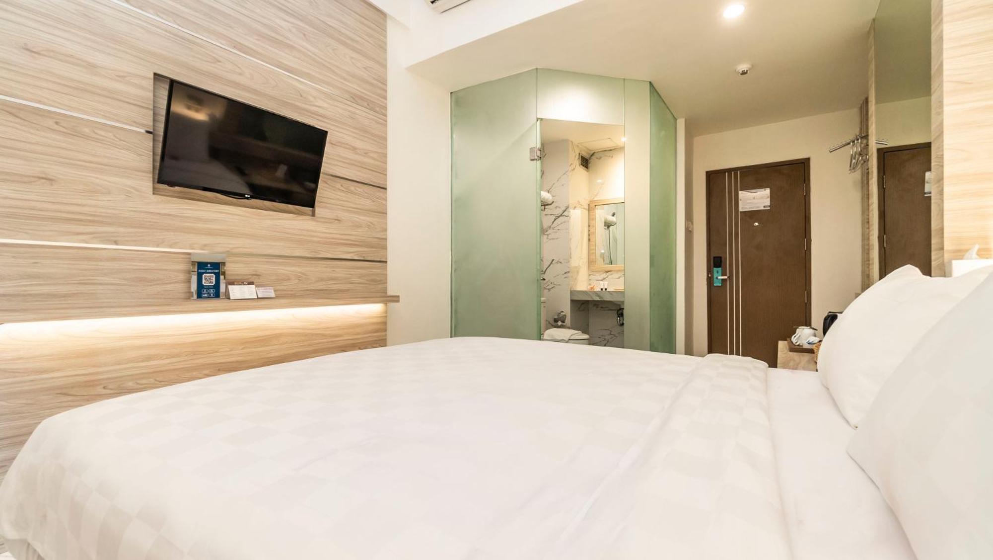 City Of Aventus Hotel - Denpasar Room photo